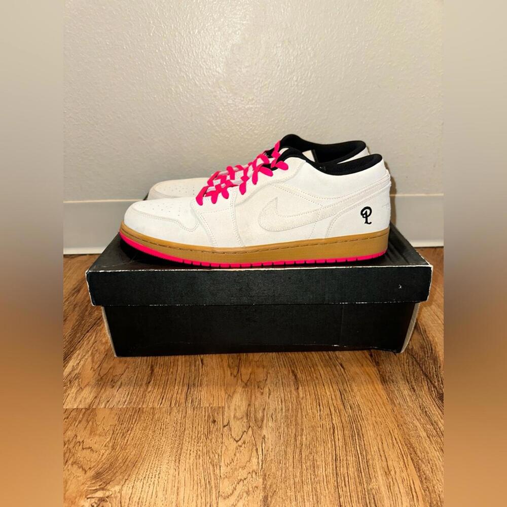 Jordan 1 Low Sneaker Politics - Picture 3 of 8